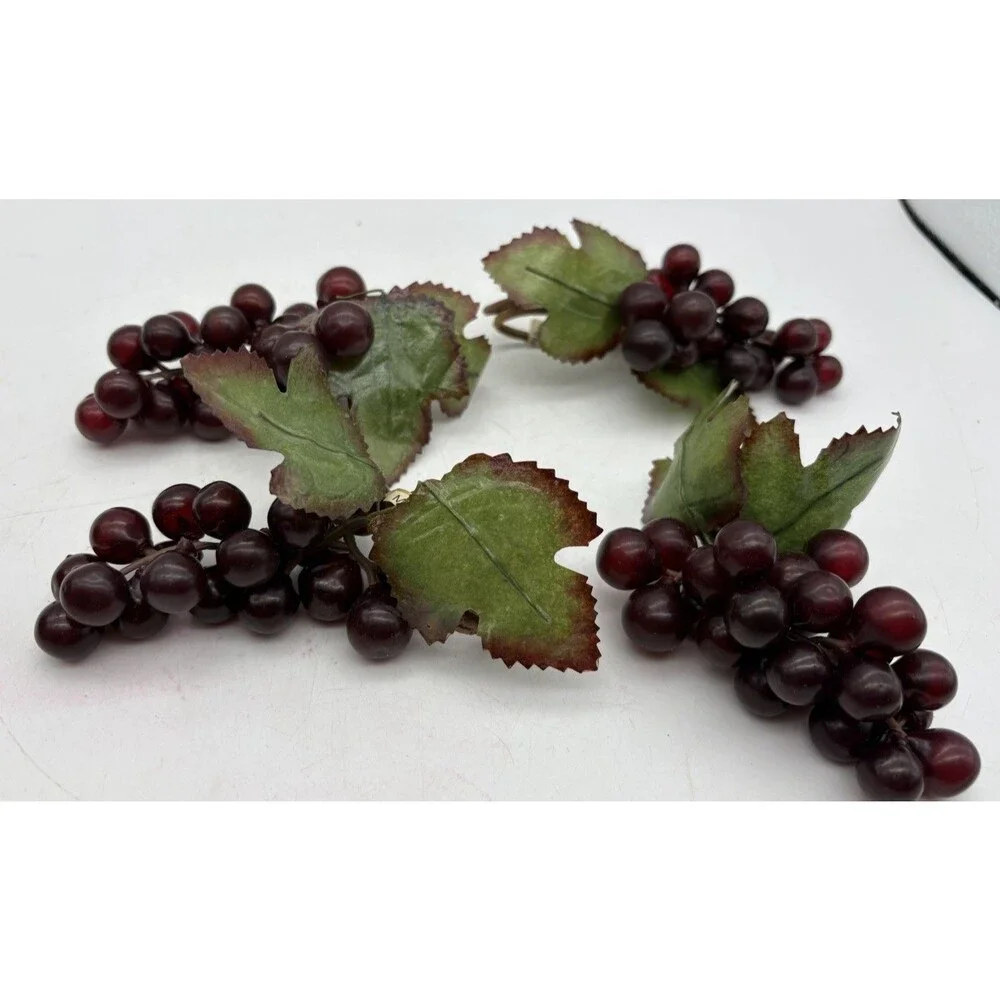 Vintage Set of 4 Faux Grape Cluster Napkin Rings Holders Vineyard Decor